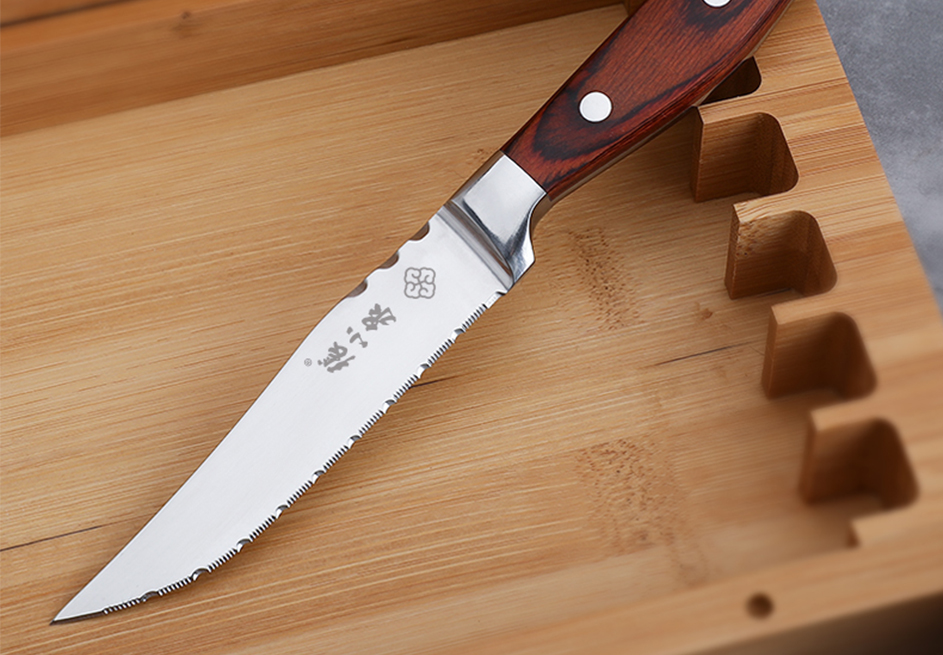Custom Steak Knives & Sets