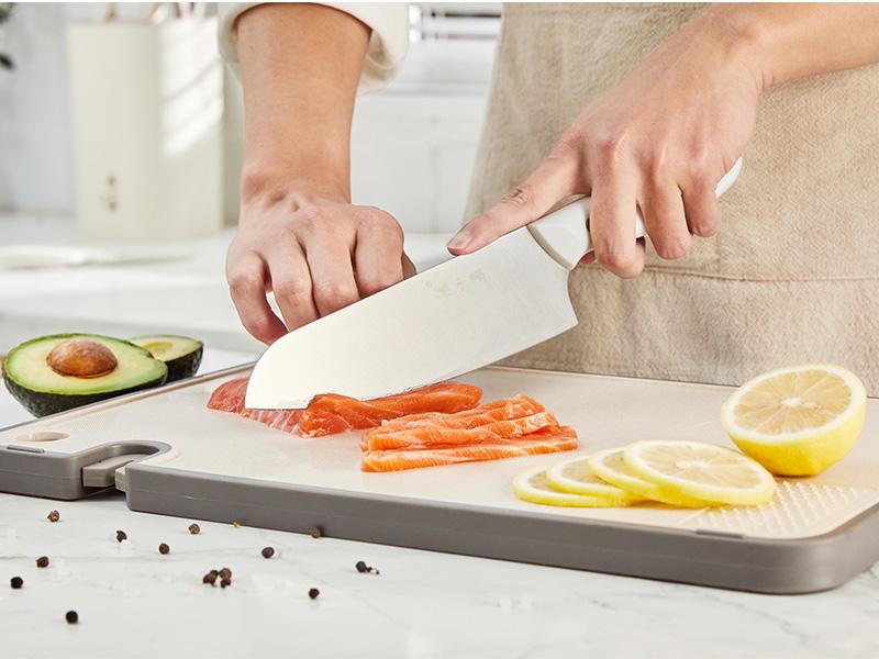Cutting-Edge Cuisine: How Chef Knives Wholesale Can Elevate Your Culinary Business
