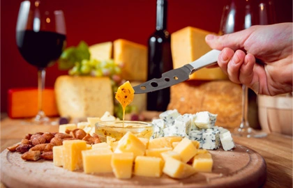Efficiency and Elegance: The Benefits of Bulk Cheese Knives for Cheese Shops and Restaurants