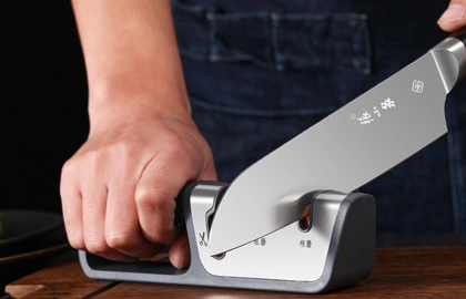 How to sharpen a kitchen knife?